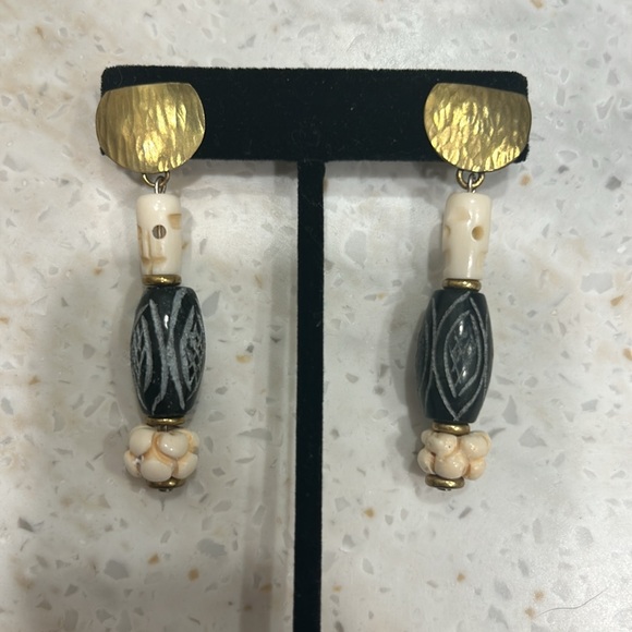 Earrings - Picture 2 of 4